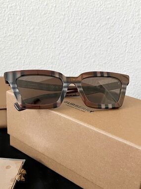 Burberry Sunglasses B4392U 396673 52 Check Brown/Dark Brown For Women